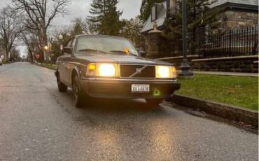 Volvo-240-1991-blue