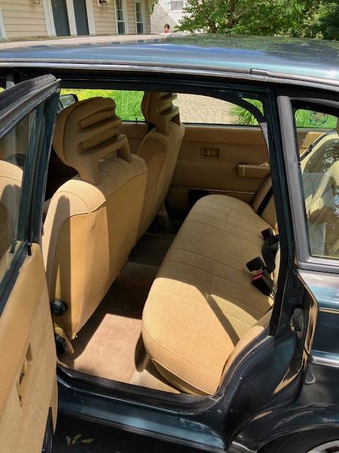Volvo-240-dl-1990-blue-6
