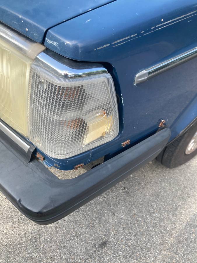 Volvo-240-wagon-1991-blue-1