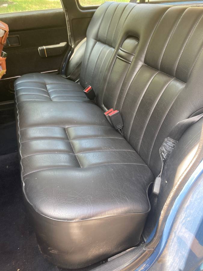 Volvo-240-wagon-1991-blue-7