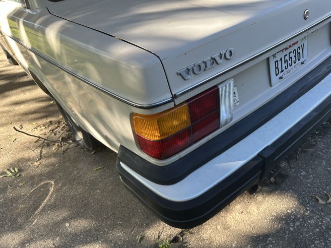 Volvo-242-1979-White-14