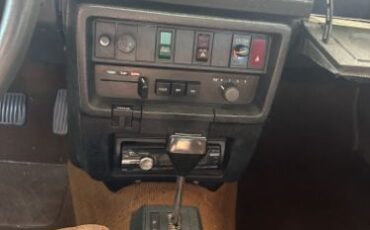 Volvo-242-1979-White-23