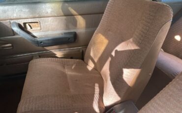 Volvo-242-1979-White-25
