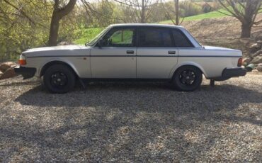 Volvo-244-1980