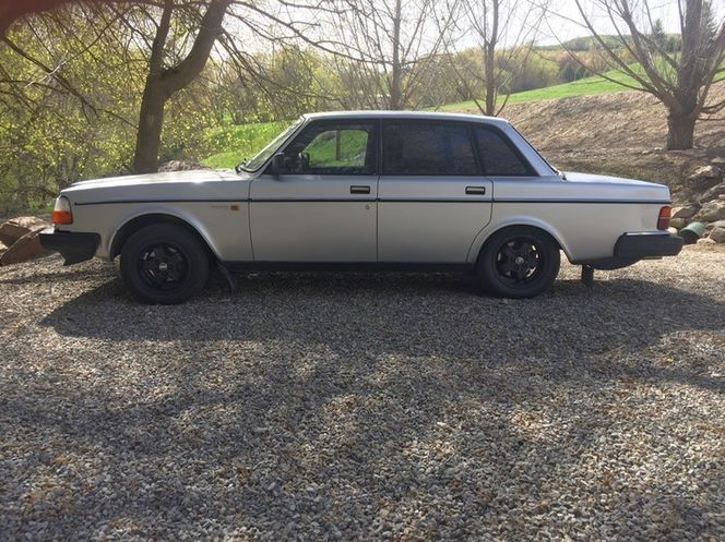 Volvo-244-1980