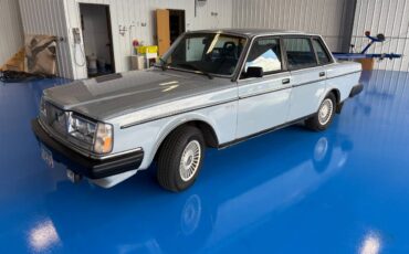 Volvo-244dl-1985-blue-1