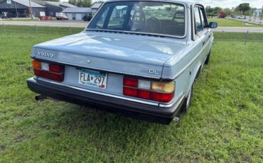 Volvo-244dl-1985-blue-18