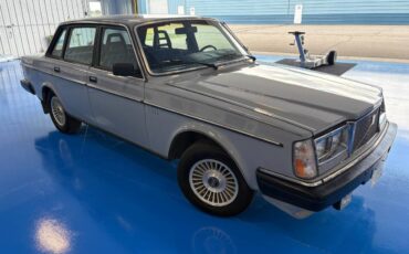 Volvo-244dl-1985-blue-3