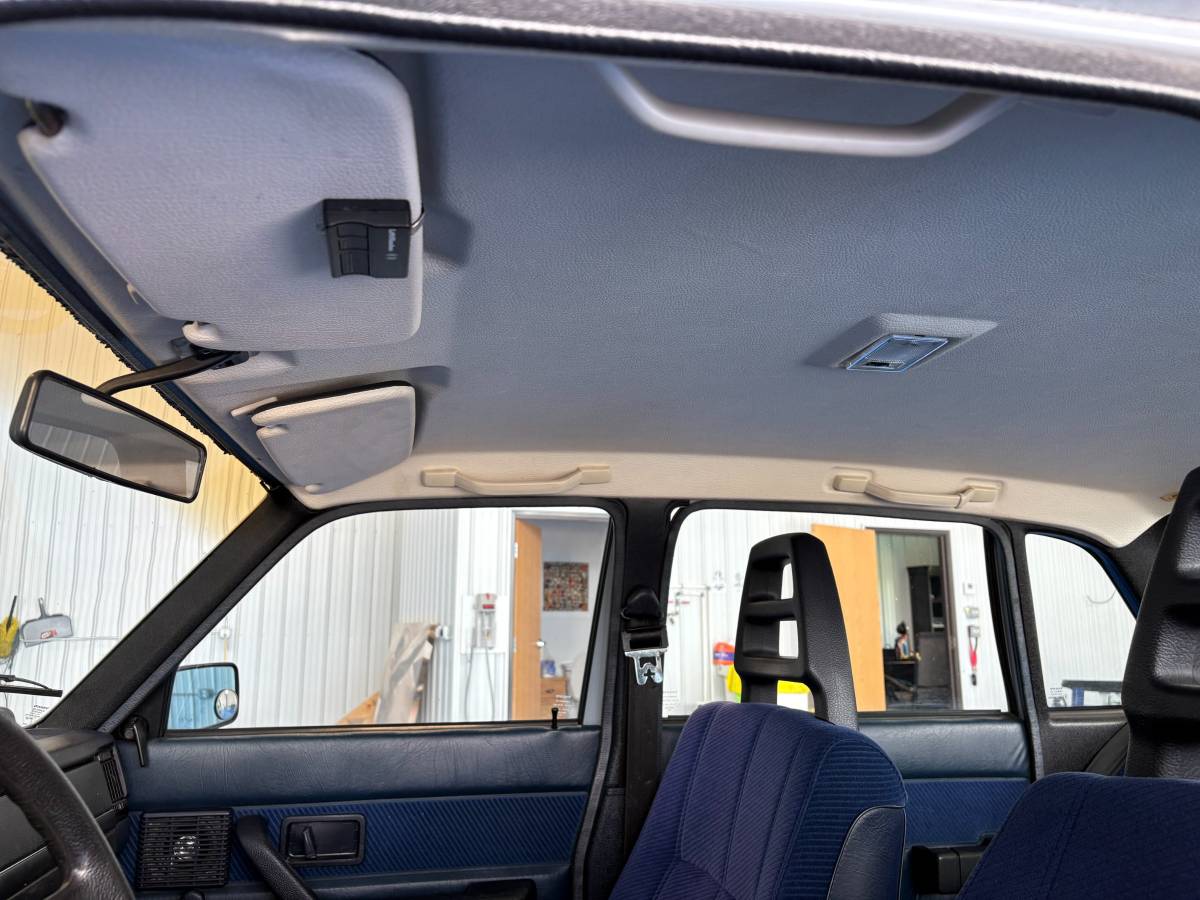 Volvo-244dl-1985-blue-8