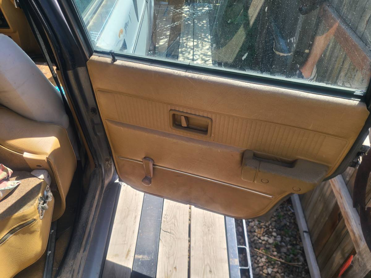 Volvo-245-1985-4