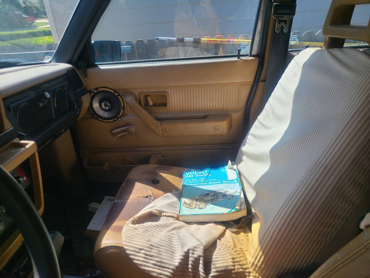 Volvo-245-1985-7