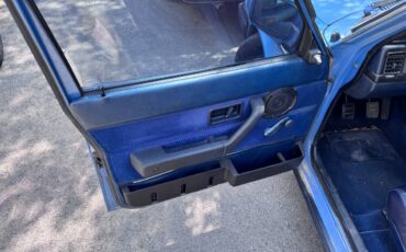 Volvo-245-1986-blue-10