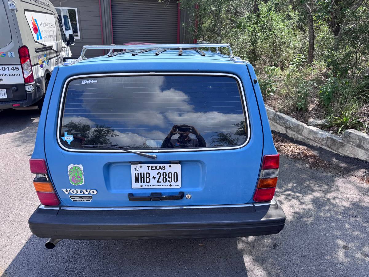Volvo-245-1986-blue-12