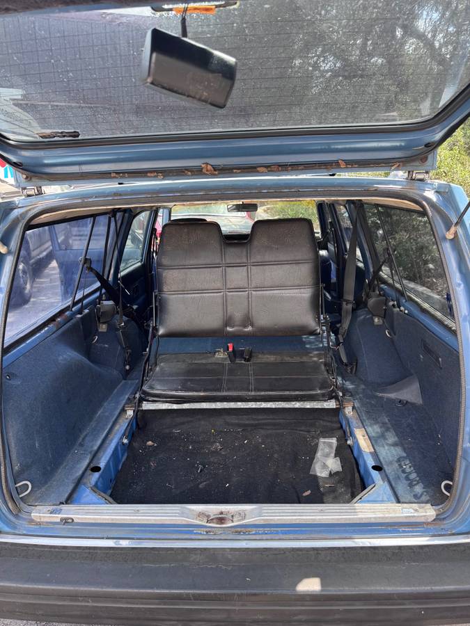 Volvo-245-1986-blue-15