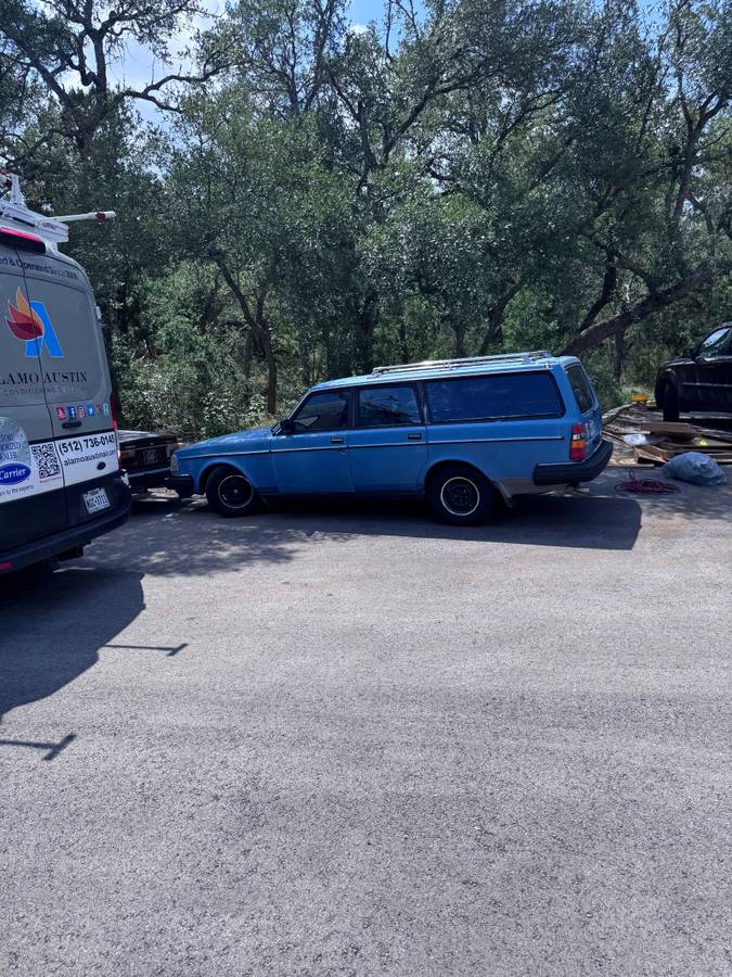 Volvo-245-1986-blue-5