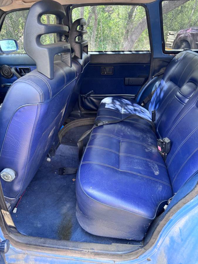 Volvo-245-1986-blue-7
