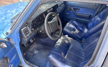Volvo-245-1986-blue-9