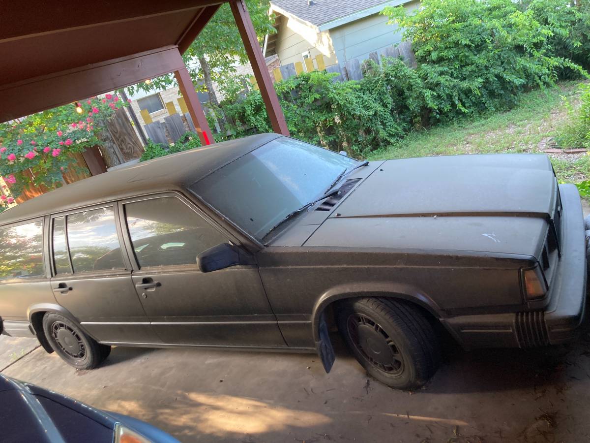 Volvo-740-turbo-wagon-1988-black-1