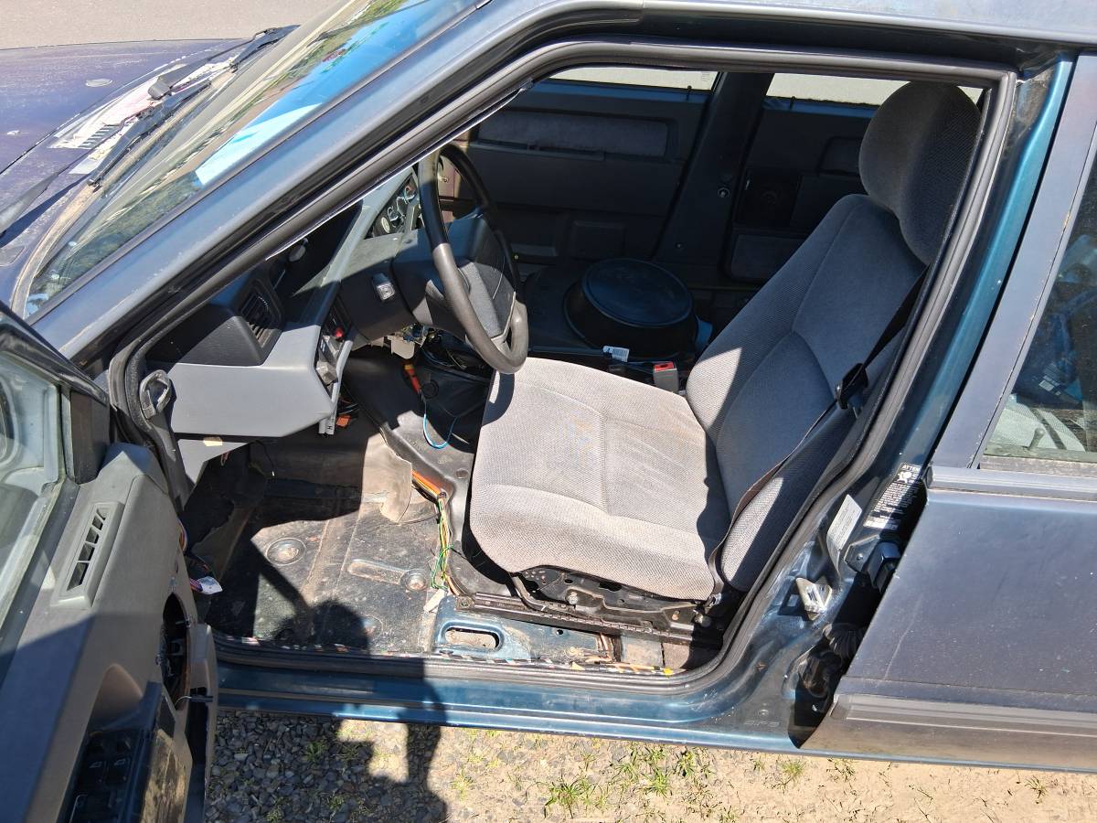 Volvo-940-na-1995-blue-6