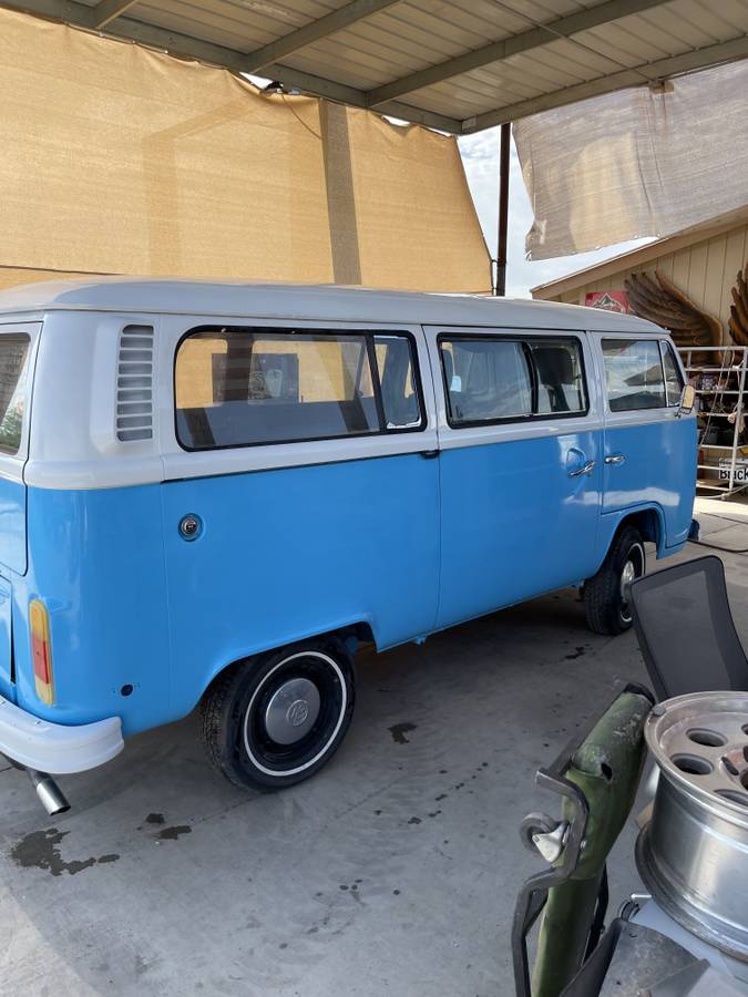 Vw-bus-1974-blue-1