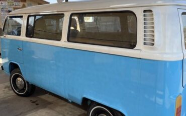 Vw-bus-1974-blue-2