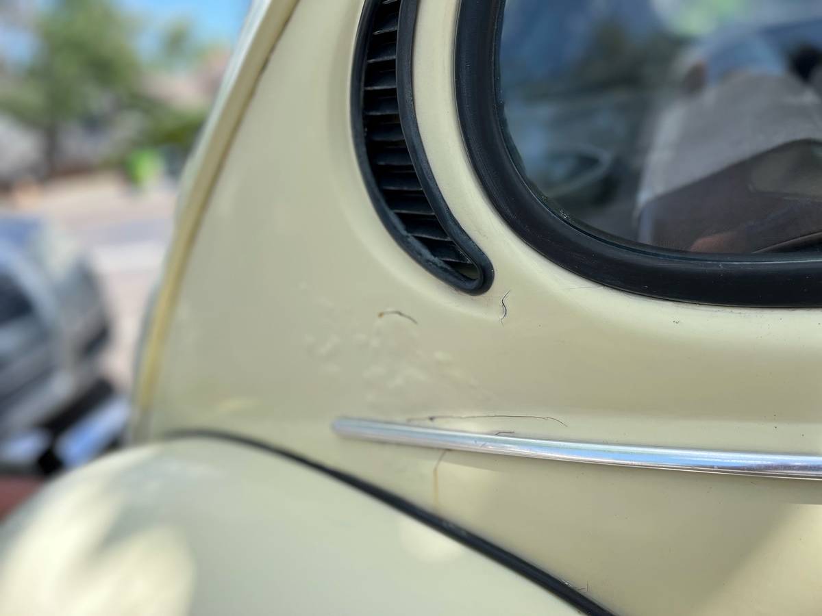 Vw-super-beetle-1975-yellow-13