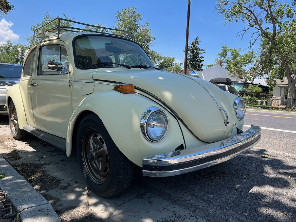 Vw-super-beetle-1975-yellow-15