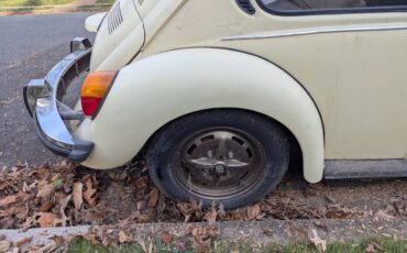 Vw-super-beetle-1975-yellow-18