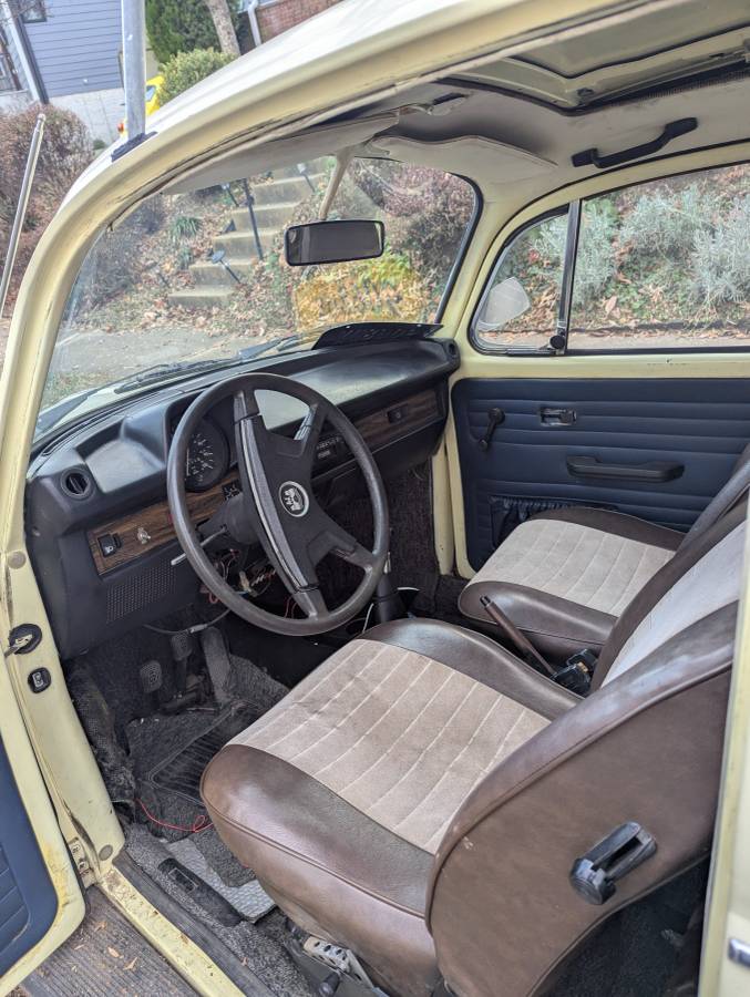 Vw-super-beetle-1975-yellow-4