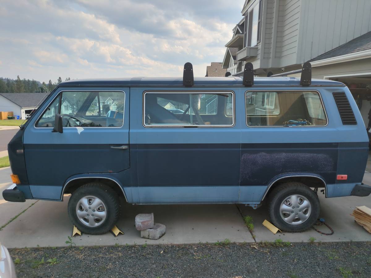Vw-volkswagen-vanagon-1984-blue-3
