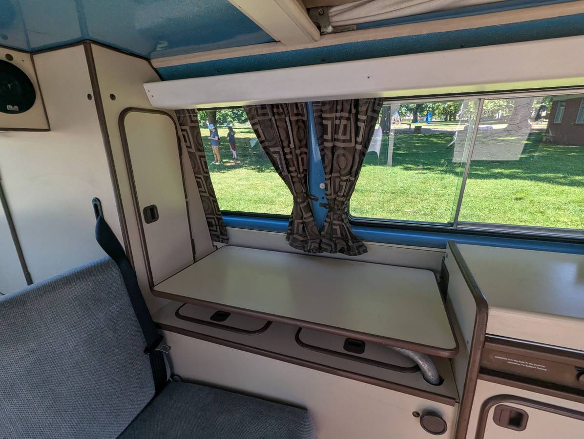 Vw-weatfalia-diesel-1982-blue-13