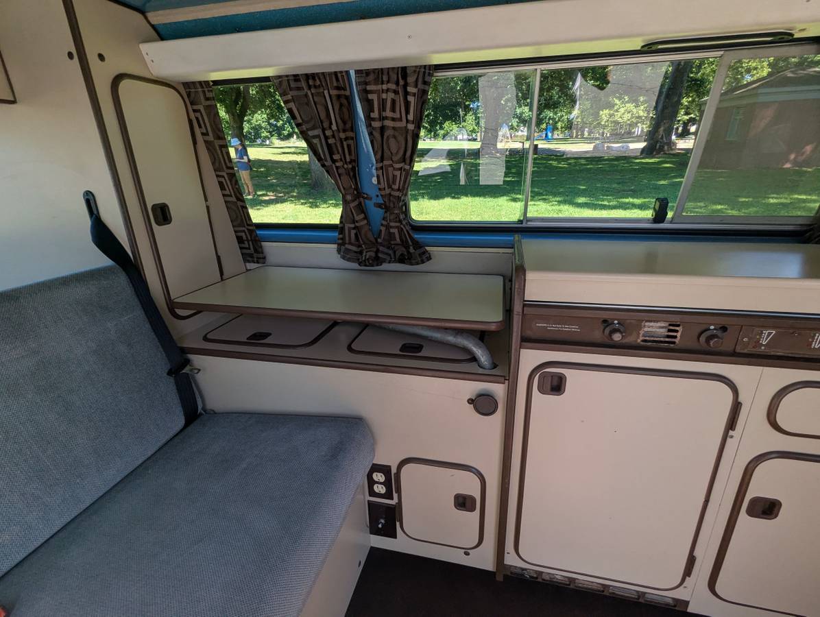 Vw-weatfalia-diesel-1982-blue-9