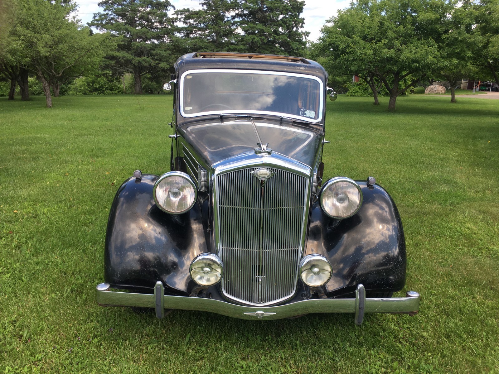 WOLESLEY-1885-1948-Sedan-9