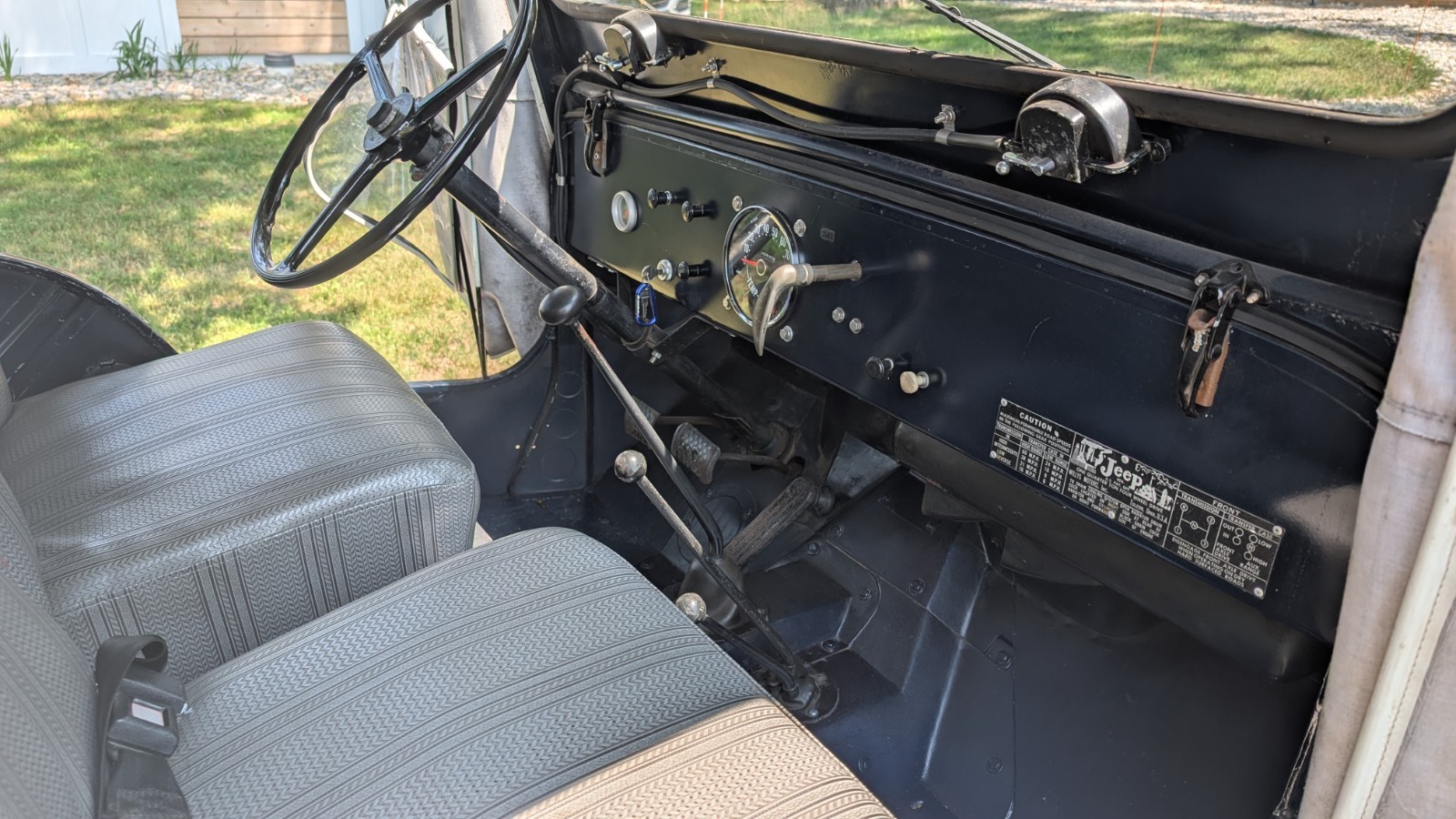 Willys-3B-1961-universal-jeep-7