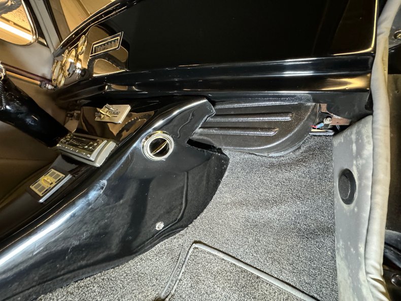 Willys-441-1941-Black-Gray-43