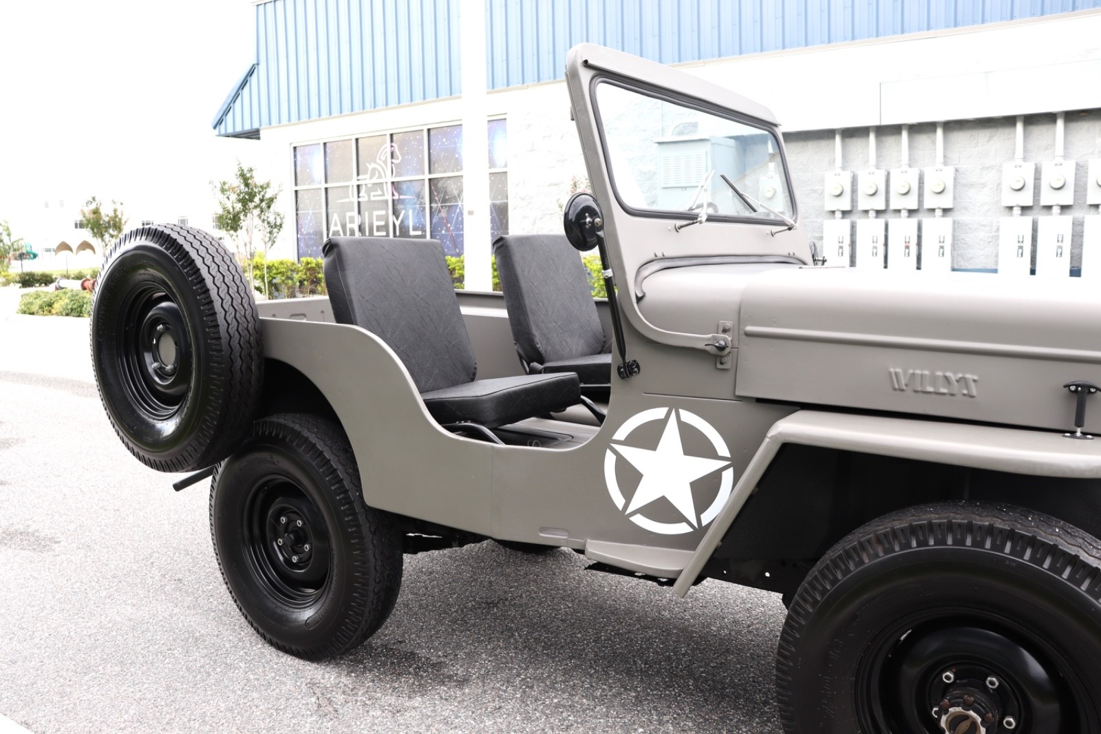 Willys-Jeep-1962-Standard-Cab-Pickup-10