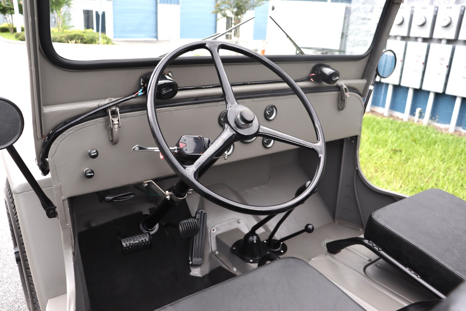 Willys-Jeep-1962-Standard-Cab-Pickup-17