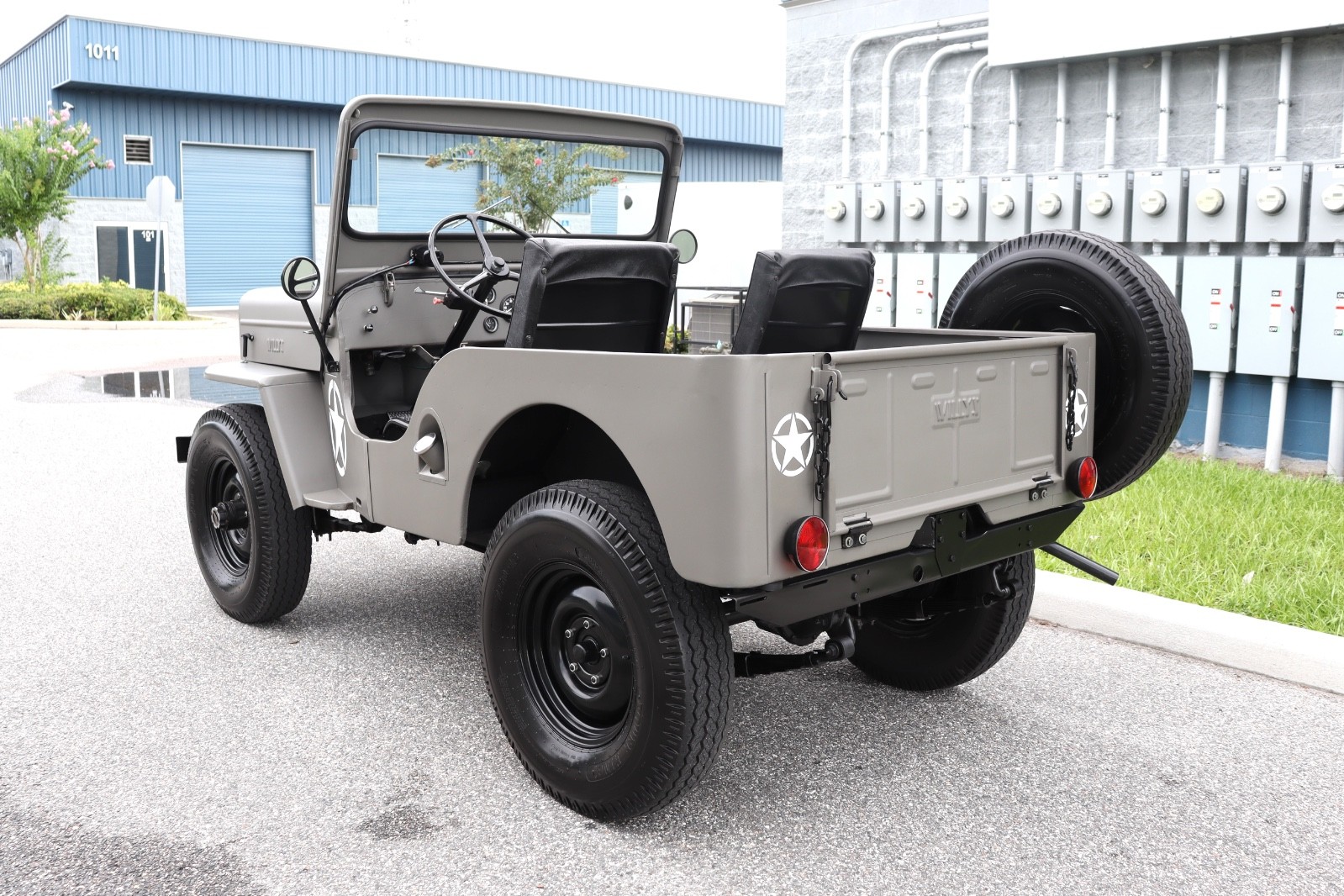 Willys-Jeep-1962-Standard-Cab-Pickup-2