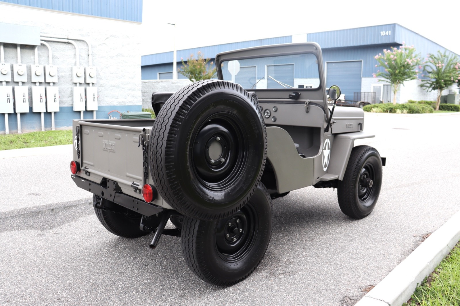 Willys-Jeep-1962-Standard-Cab-Pickup-4