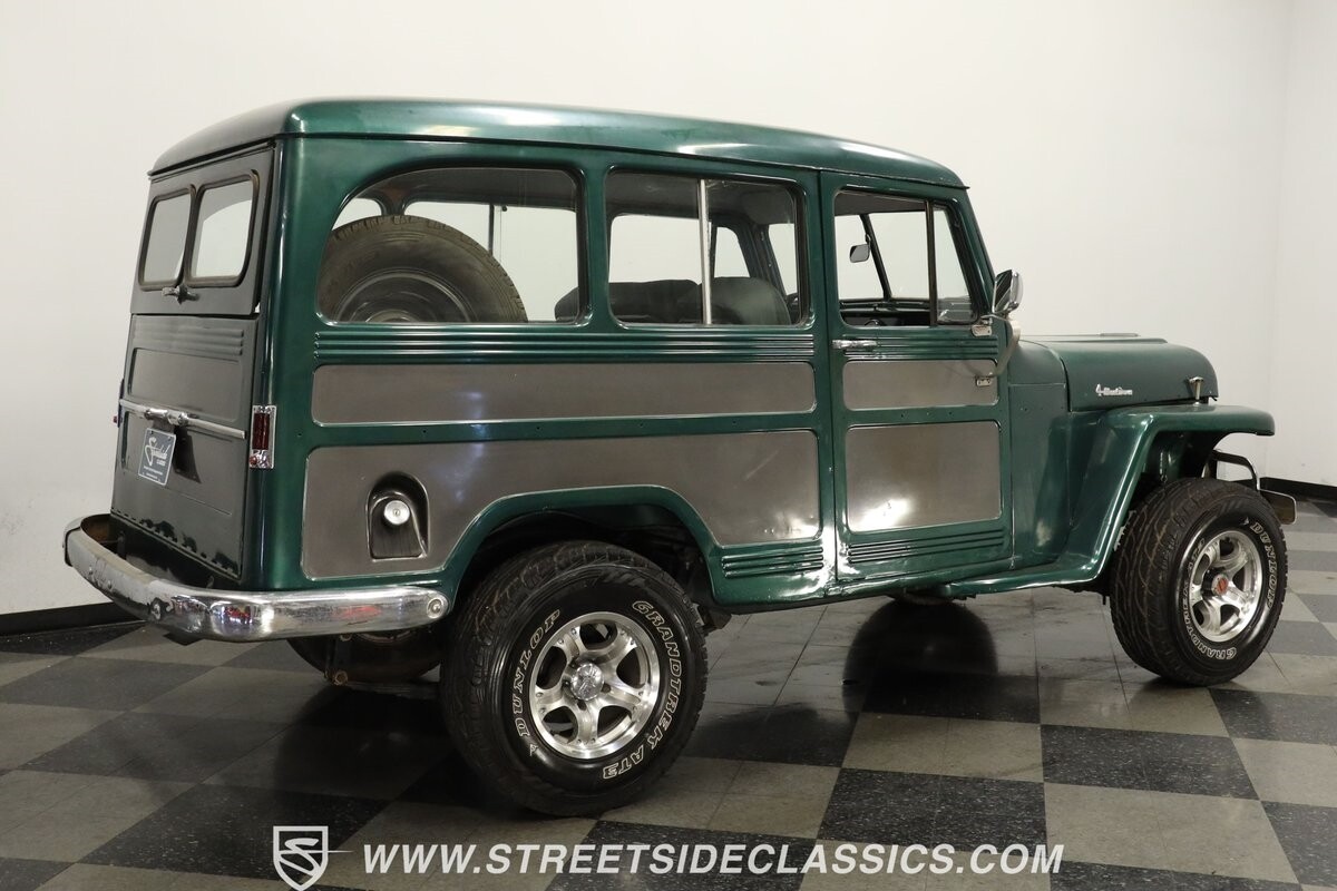 Willys-Jeep-Wagon-1958-Jeep-11