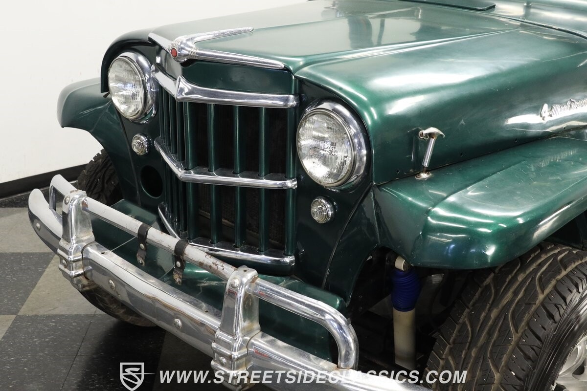 Willys-Jeep-Wagon-1958-Jeep-18