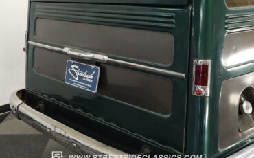 Willys-Jeep-Wagon-1958-Jeep-24