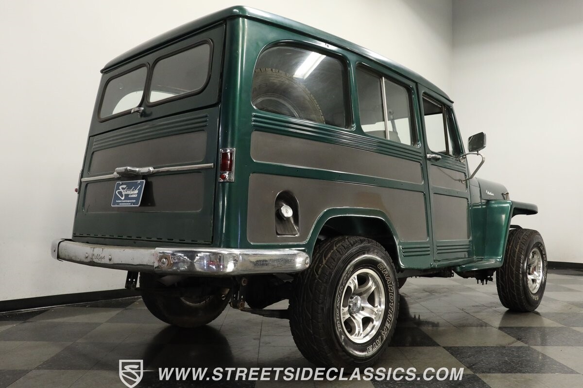 Willys-Jeep-Wagon-1958-Jeep-26