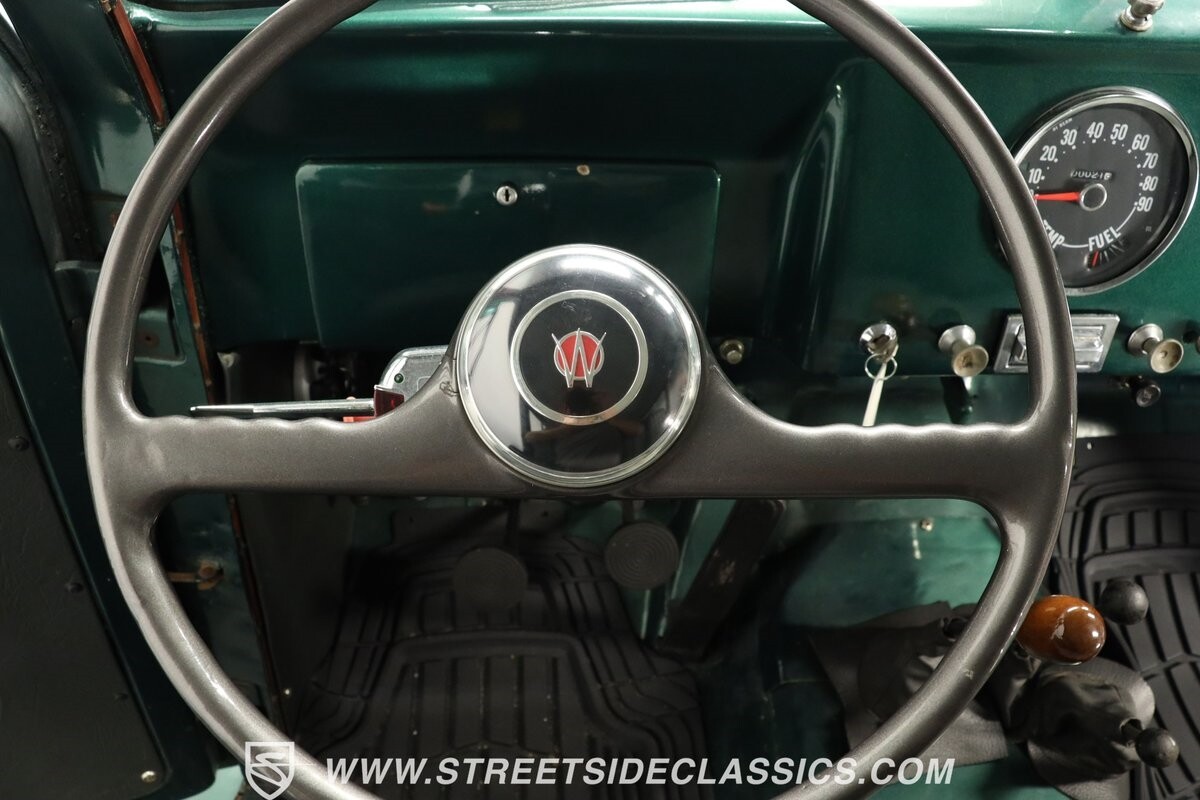 Willys-Jeep-Wagon-1958-Jeep-35