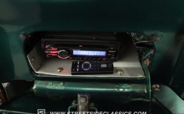 Willys-Jeep-Wagon-1958-Jeep-38
