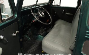 Willys-Jeep-Wagon-1958-Jeep-4