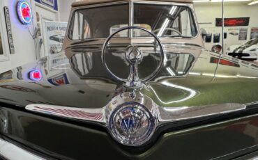 Willys-Jeepster-1951-11