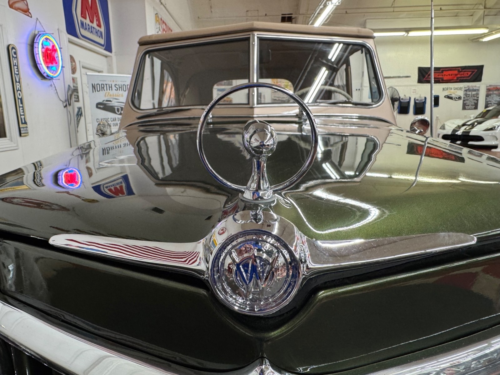 Willys-Jeepster-1951-11