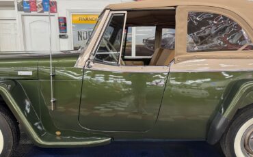Willys-Jeepster-1951-18