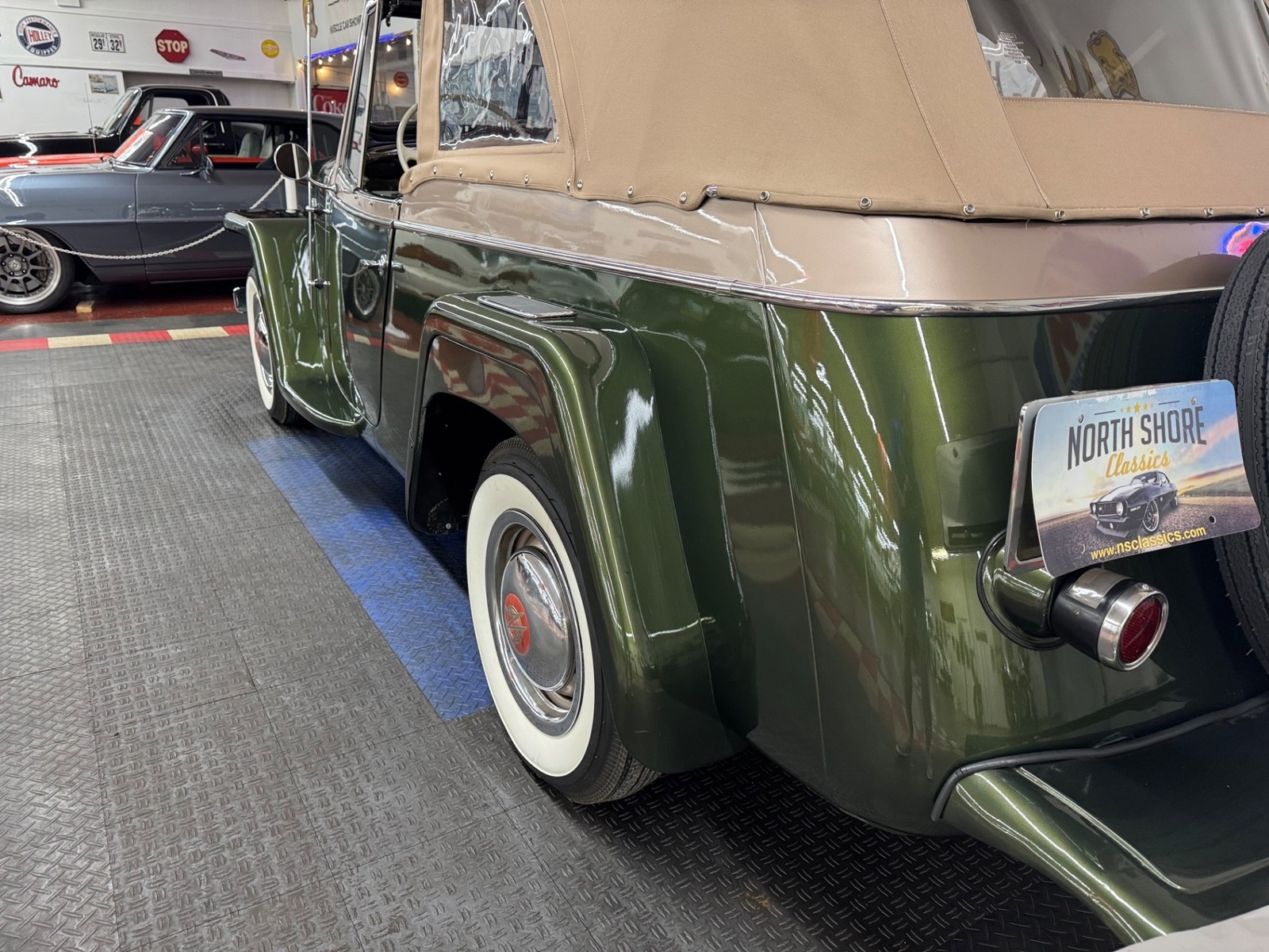 Willys-Jeepster-1951-20